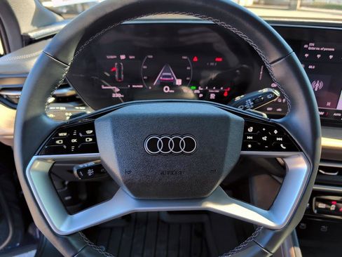 Used 2025 Audi Q5 Premium Plus w/ Premium Plus image 18