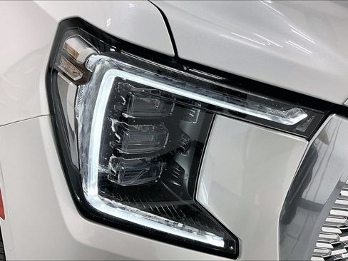 Used 2021 GMC Yukon Denali AWD/4WD image 37