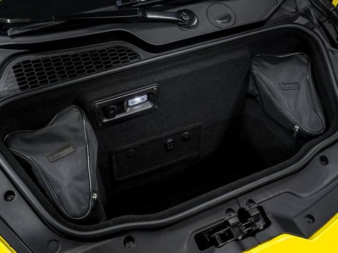 Used 2022 Lamborghini Huracan EVO AWD/4WD image 43