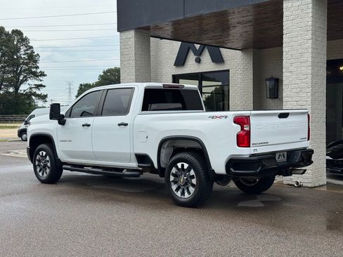 Used 2021 Chevrolet Silverado 2500 Custom w/ Custom Value Package AWD/4WD image 10