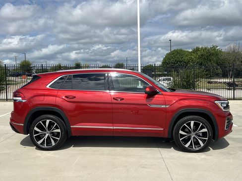 Used 2025 Volkswagen Atlas Cross Sport SEL Premium R-Line AWD/4WD image 3