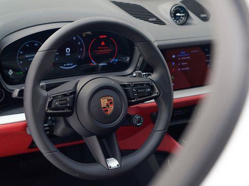 New 2026 Porsche Cayenne image 22