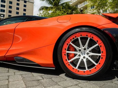 Used 2021 McLaren 765LT image 18