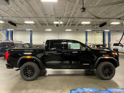 New 2026 GMC Canyon Elevation w/ Convenience Package image 8