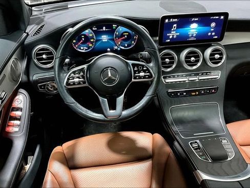 Used 2023 Mercedes-Benz GLC 300 4MATIC Coupe image 5