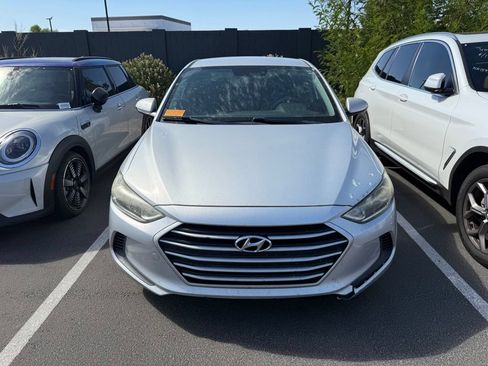 Used 2018 Hyundai Elantra SEL FWD image 3
