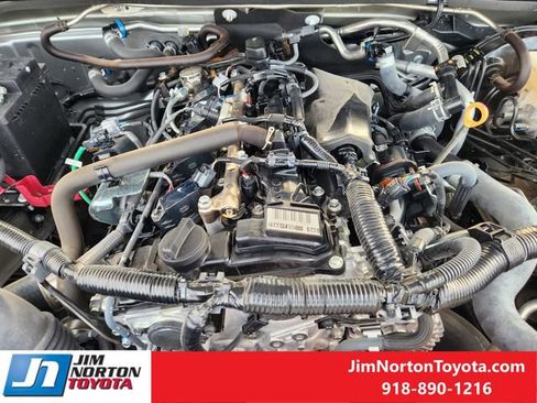 Used 2025 Toyota Tacoma TRD Off-Road image 30