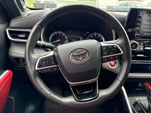 Used 2022 Toyota Highlander XSE image 21