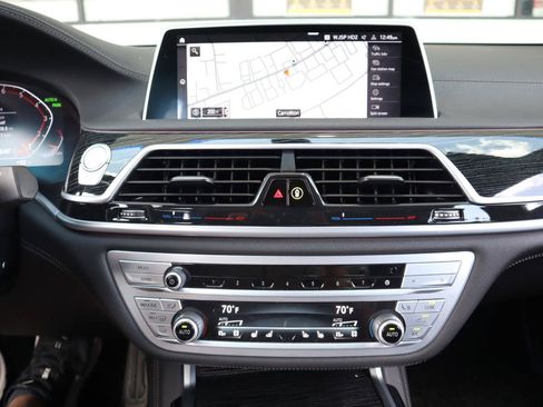 Used 2022 BMW 740i w/ M Sport Package RWD image 56