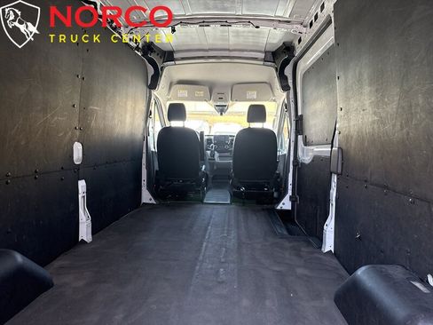 Used 2023 Ford Transit 250 Medium Roof AWD w/ Load Area Protection Package image 10