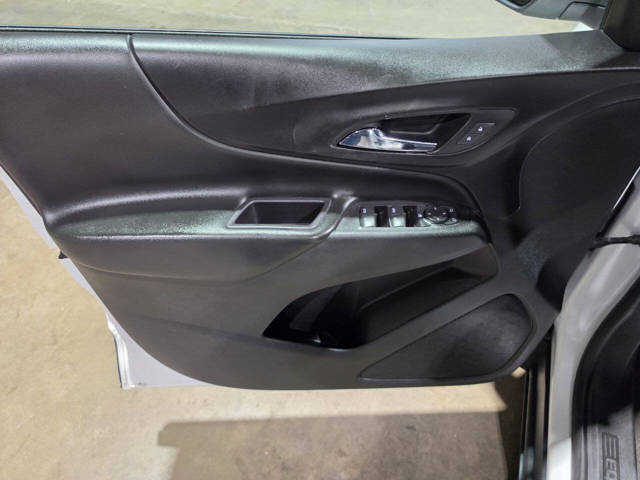 Used 2020 Chevrolet Equinox LT AWD/4WD image 24