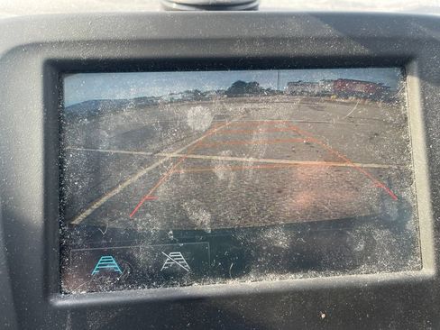 Used 2018 Chevrolet Equinox LT FWD image 16