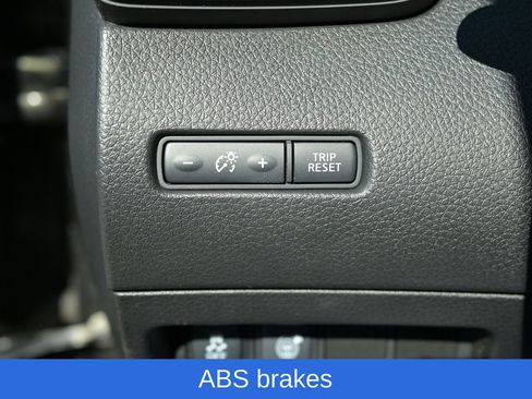 Used 2017 Nissan Rogue SV AWD/4WD image 20