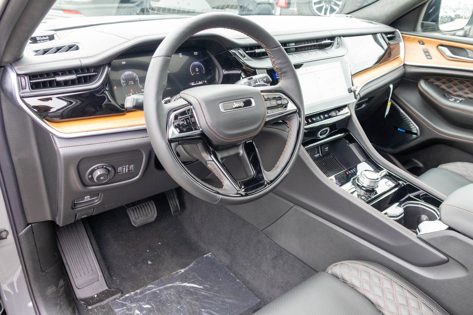 New 2027 Jeep Grand Cherokee Summit AWD/4WD image 4