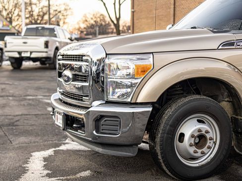 Used 2011 Ford F350 XLT w/ Camper Pkg image 4
