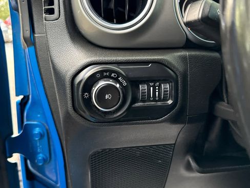 Used 2021 Jeep Wrangler Unlimited Sahara image 19