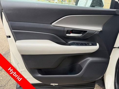 Used 2024 Toyota Grand Highlander XLE FWD image 20
