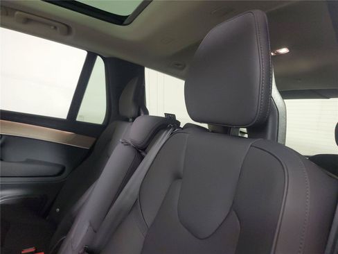 Certified 2026 Volvo XC90 B6 Plus AWD/4WD image 10