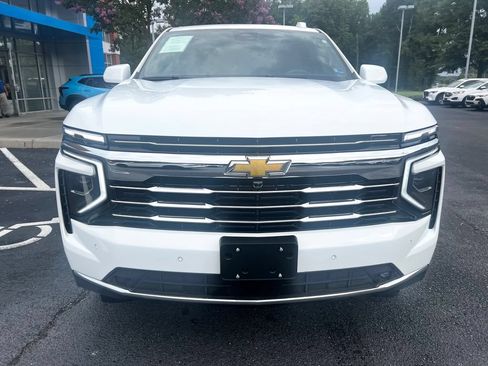 Used 2026 Chevrolet Suburban LT w/ Comfort Package AWD/4WD image 3
