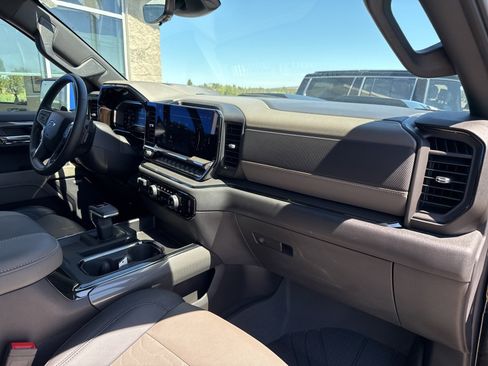 Used 2024 Chevrolet Silverado 1500 ZR2 w/ Technology Package image 14