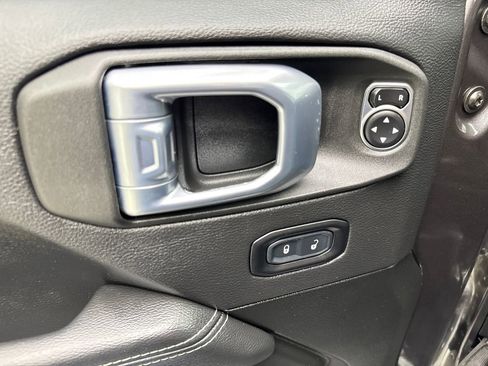 Used 2022 Jeep Wrangler Unlimited Sahara w/ Cold Weather Group image 32