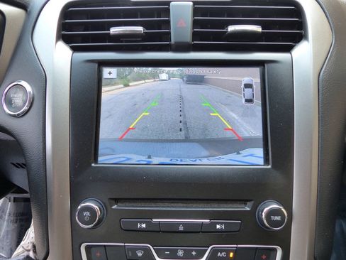 Used 2017 Ford Fusion SE w/ Equipment Group 201A FWD image 33