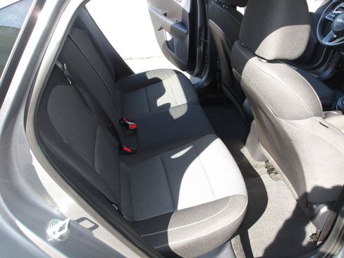 Used 2022 Kia Forte LXS FWD image 11
