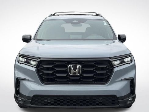 Used 2025 Honda Pilot Sport image 3