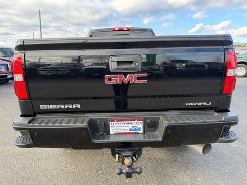 Used 2019 GMC Sierra 3500 Denali w/ Duramax Plus Package image 4