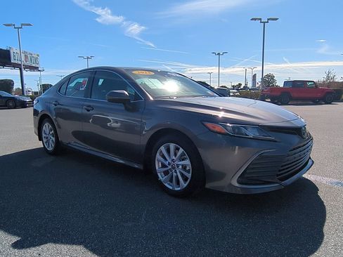 Used 2023 Toyota Camry LE image 11