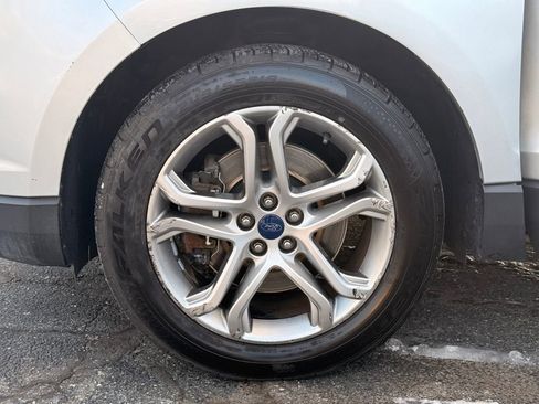Used 2015 Ford Edge Titanium image 12