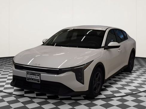 Used 2025 Kia K4 FWD image 9