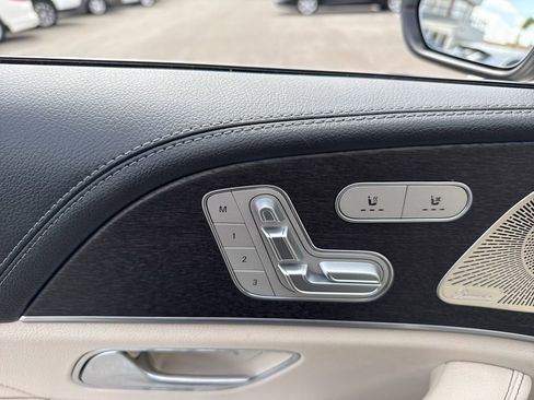 Used 2022 Mercedes-Benz GLS 450 4MATIC image 18