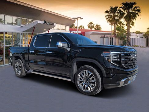 Used 2025 GMC Sierra 1500 Denali Ultimate image 1