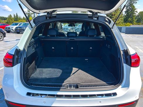 Used 2026 Mercedes-Benz GLC 300 4MATIC image 6