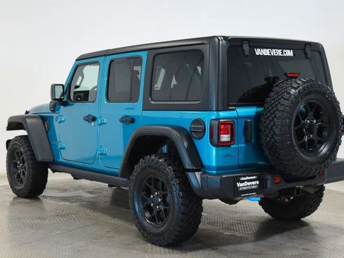 Used 2024 Jeep Wrangler Unlimited AWD/4WD image 12