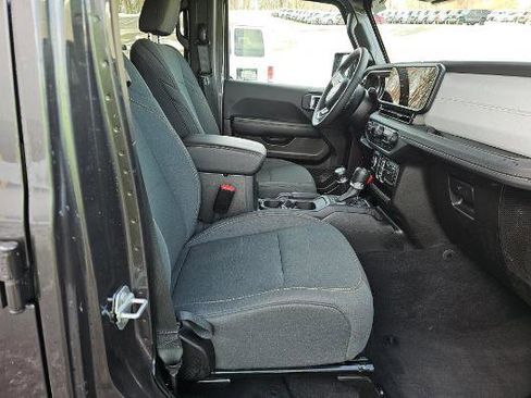 Used 2025 Jeep Wrangler Unlimited Sahara w/ Safety Group image 3