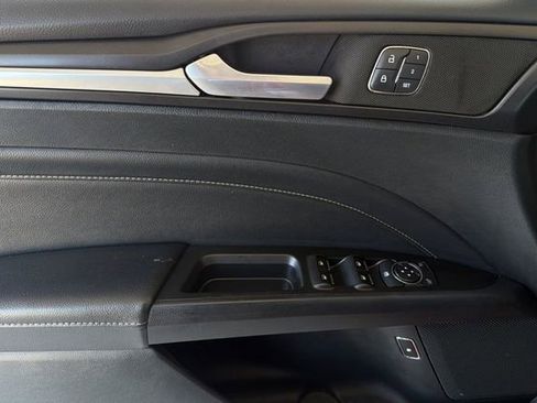 Used 2017 Ford Fusion Titanium FWD image 11