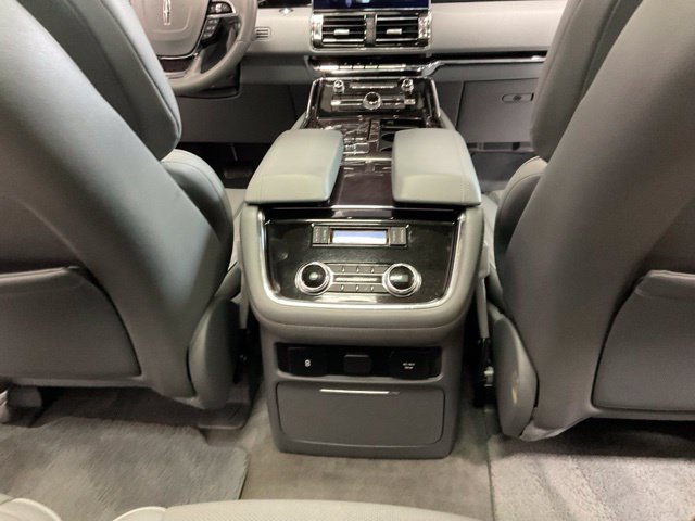 Used 2019 Lincoln Navigator Reserve AWD/4WD image 35