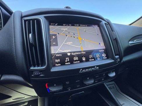 Used 2019 Maserati Levante image 26