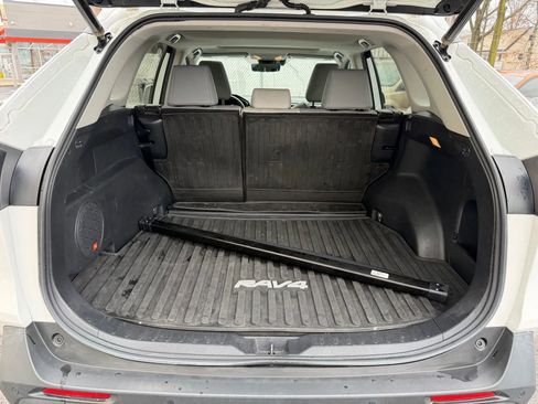 Used 2020 Toyota RAV4 XLE Premium FWD image 13