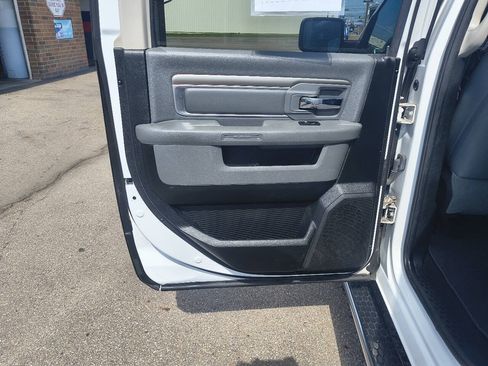 Used 2017 RAM 1500 Classic SLT AWD/4WD image 13