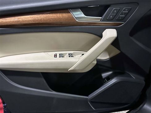 Used 2023 Audi Q5 2.0T Premium w/ Convenience Package image 23