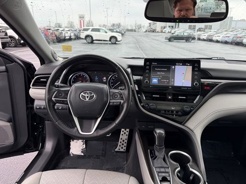 Used 2021 Toyota Camry XLE w/ Navigation Package image 14