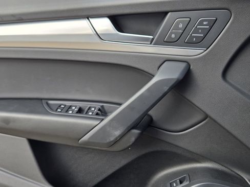 Certified 2024 Audi Q5 2.0T Premium w/ Summer of Audi Package image 27