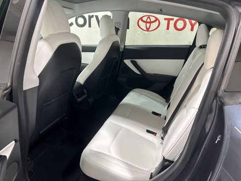 Used 2020 Tesla Model Y Long Range image 23