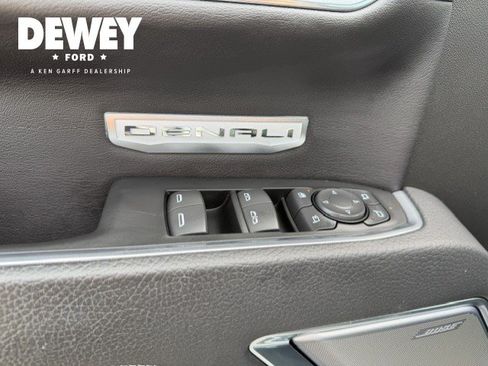 Used 2025 GMC Sierra 1500 Denali w/ Denali Reserve Package AWD/4WD image 15