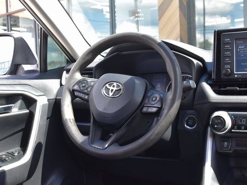 Used 2020 Toyota RAV4 XLE image 23