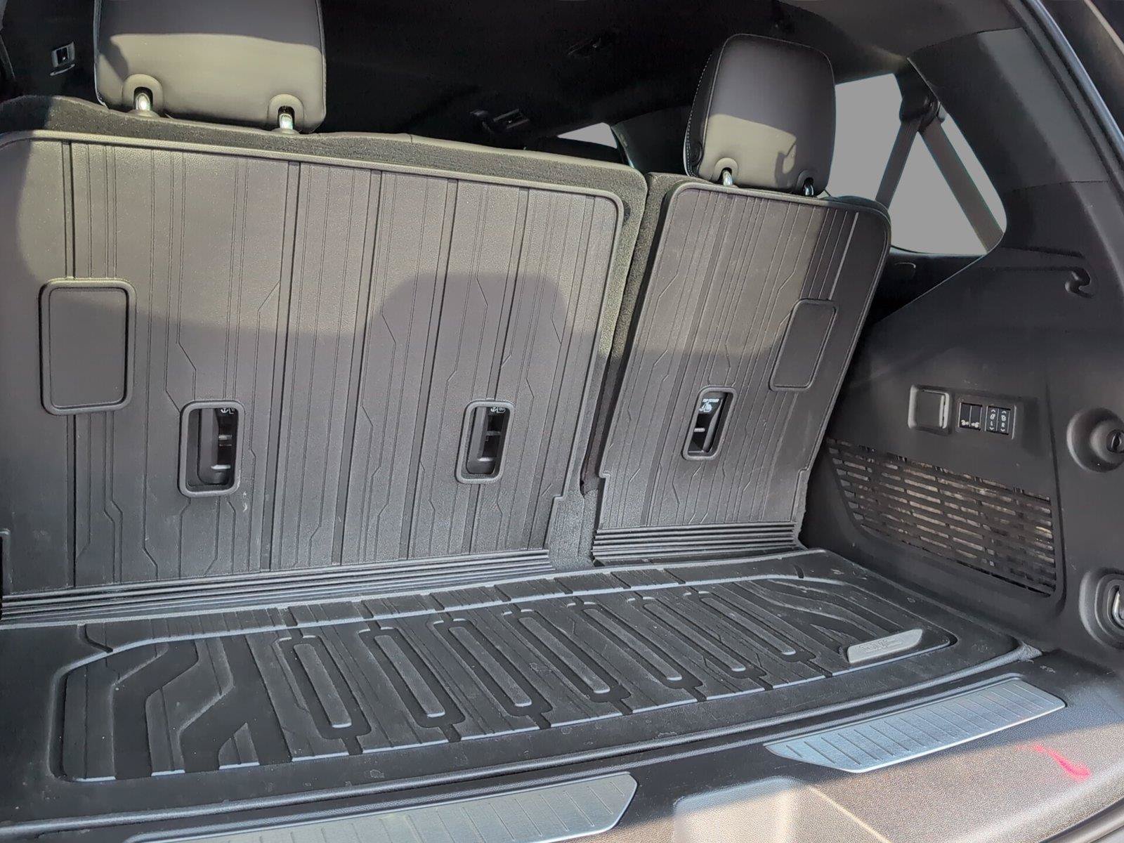 Used 2025 GMC Yukon AT4 Ultimate AWD/4WD image 38