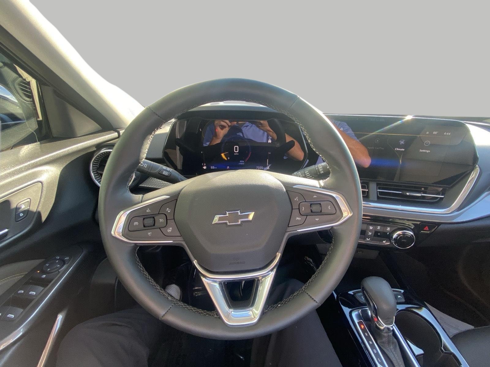 Used 2025 Chevrolet Trax ACTIV w/ Driver Confidence Package FWD image 14